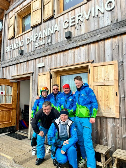 Rifugio Capanna Cervino, 2 084 m
